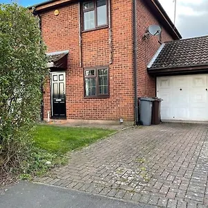lakeside-view-2-bedroom-house.hotelsin-nottingham.com/